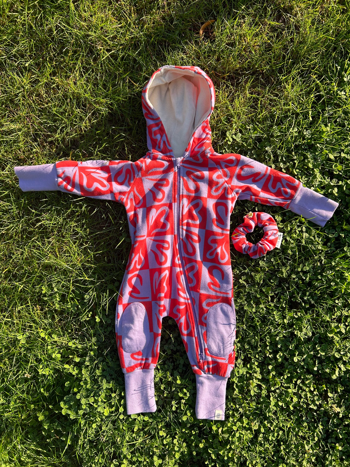 Discreet matchy-matchy look