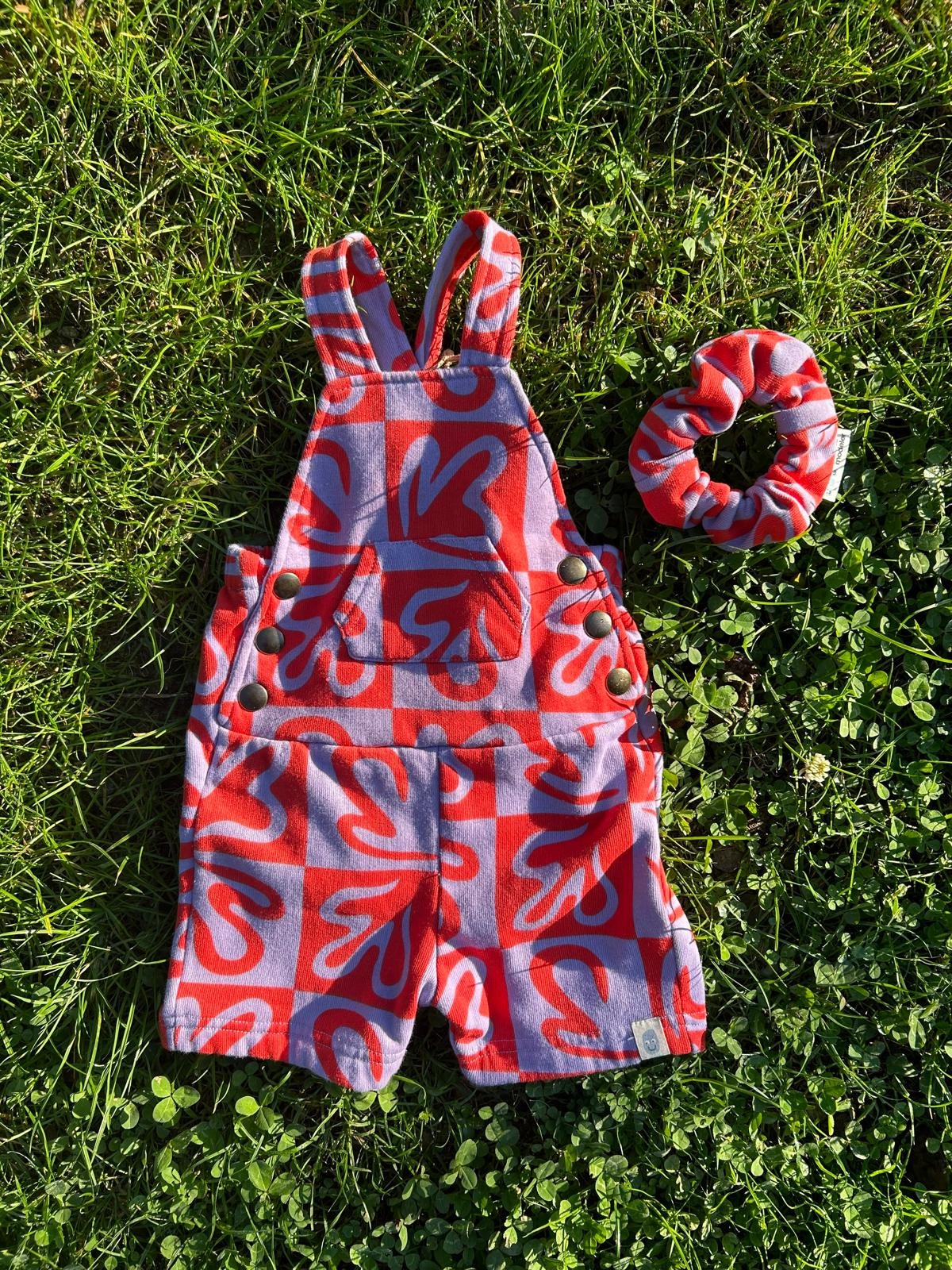 Discreet matchy-matchy look